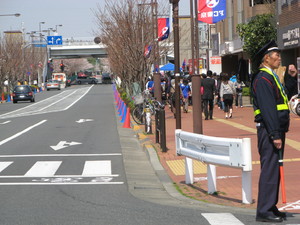 コーンも青赤