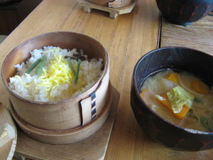 わっぱ飯とお味噌汁