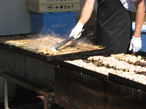 焼きとり焼いてます