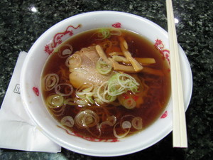 ドームのしょうゆラーメン