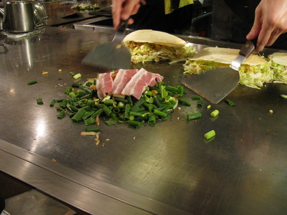 肉をのせて