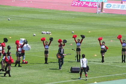 ヒロが寄っていって