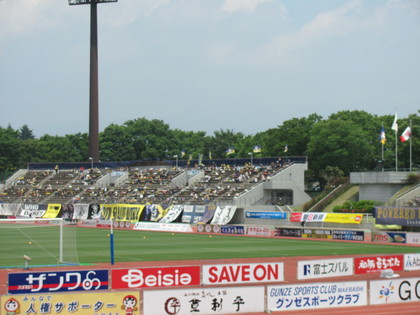 バックスタンドホーム側