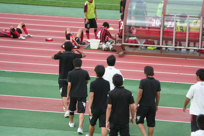 ベンチ外の選手たちがぞろぞろ