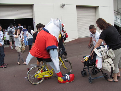 ドーレくんと訓ちゃんがお仕事中