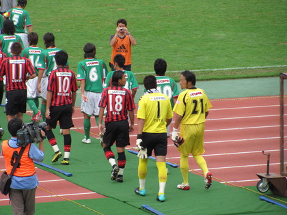ＧＫはどっちも黄色