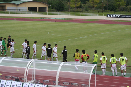 ベンチが迎えます