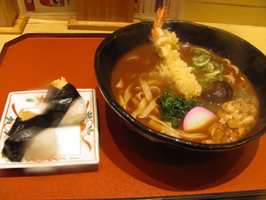 味噌きしめん＋天むす
