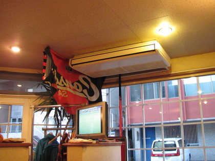 店内をぐるりと見渡し