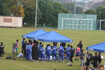 ハーフタイムの川崎ベンチ