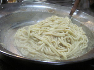 スープを吸って胡麻をたっぷりと