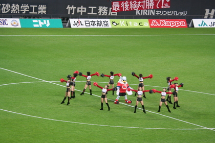 まずはドールズのパフォーマンスから