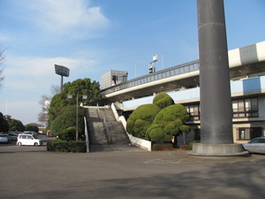 外の階段は閉鎖されています