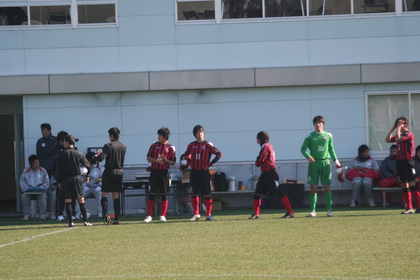 赤黒ユニに着替えてきました