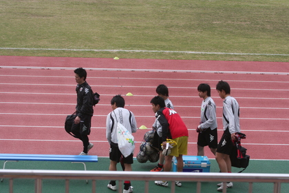 控えの選手たちが出てきました