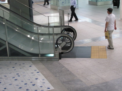 「鉄」なエスカレーター
