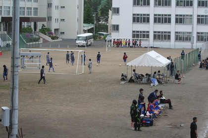 コンサはミーティング中