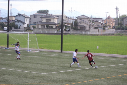 右からクロス