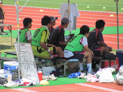 ベンチの修平