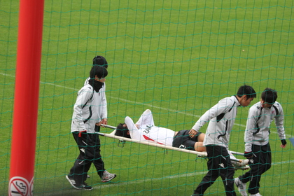 担架隊をガン見