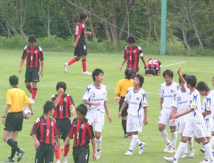 2008//13　突っ伏して泣くゴメス