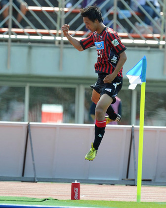 1373209716-00116684-B.jpg