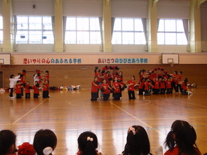 ポンポンで“USA”