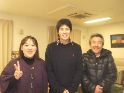 コウスケくんとご両親。