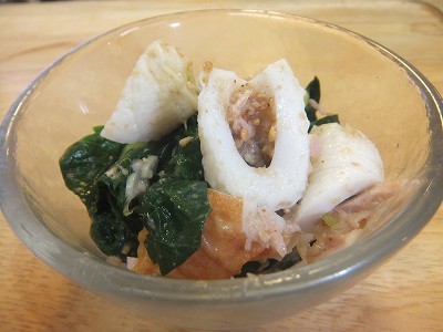 ちくわとほうれん草のツナゴマ和え。