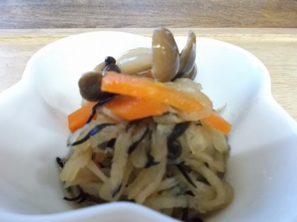 ひじきと切り干し大根の煮物。