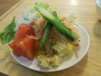 粒マスタードポテト　桜エビとアスパラのせ。