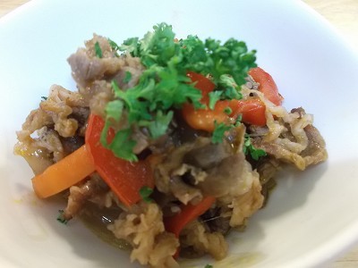 牛肉と大豆と玉ねぎのトマト煮。