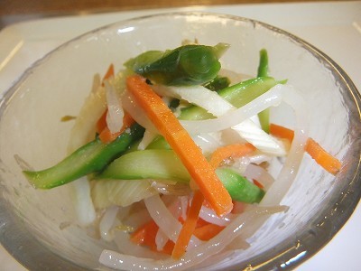 セロリとモヤシとアスパラのナムル。