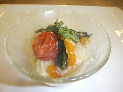 キャベツとほうれん草のガーリック蒸し。