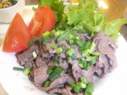 牛肉のからしポン酢。