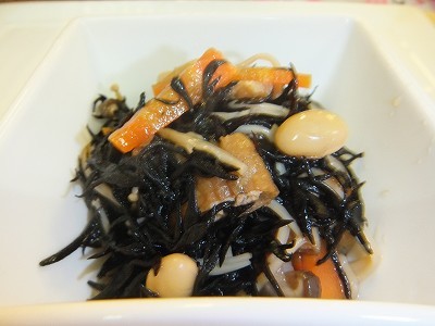 ひじきと大豆と人参の煮物。