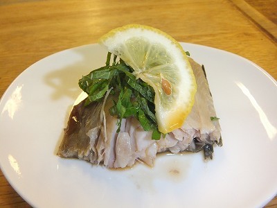 ホッケのシソレモンのせ。
