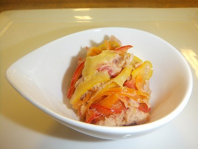 パプリカとツナと大豆の胡麻ドレサラダ。