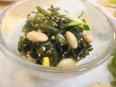 大豆とサラダの酢の物。