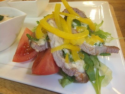 豚ロースのピーマンチーズ。