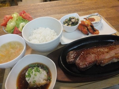 ステーキ。