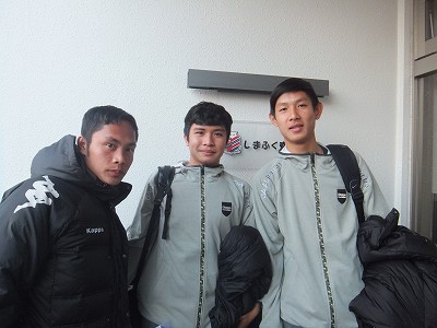 3人。