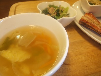 小松菜とツナの胡麻和え。