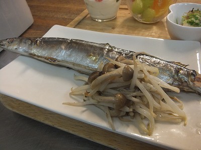 さんまともやしときのこのラー油ソテ。
