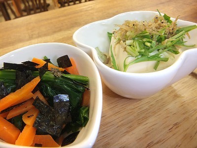 カリカリじゃこと水菜の冷奴。