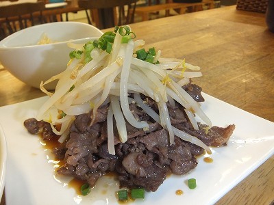 牛肉とモヤシのわさびポン酢。
