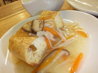 厚揚げのあつあつ中華あんかけ。
