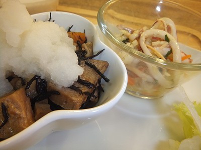 イカとながいものからしポン酢。