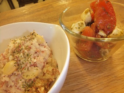 トマトとモッツァレラチーズのカプレーゼ。