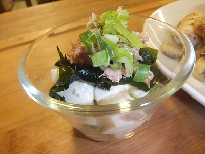 ワカメとツナのお豆腐サラダ。